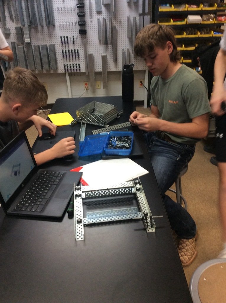 Mineola Middle School tweet media