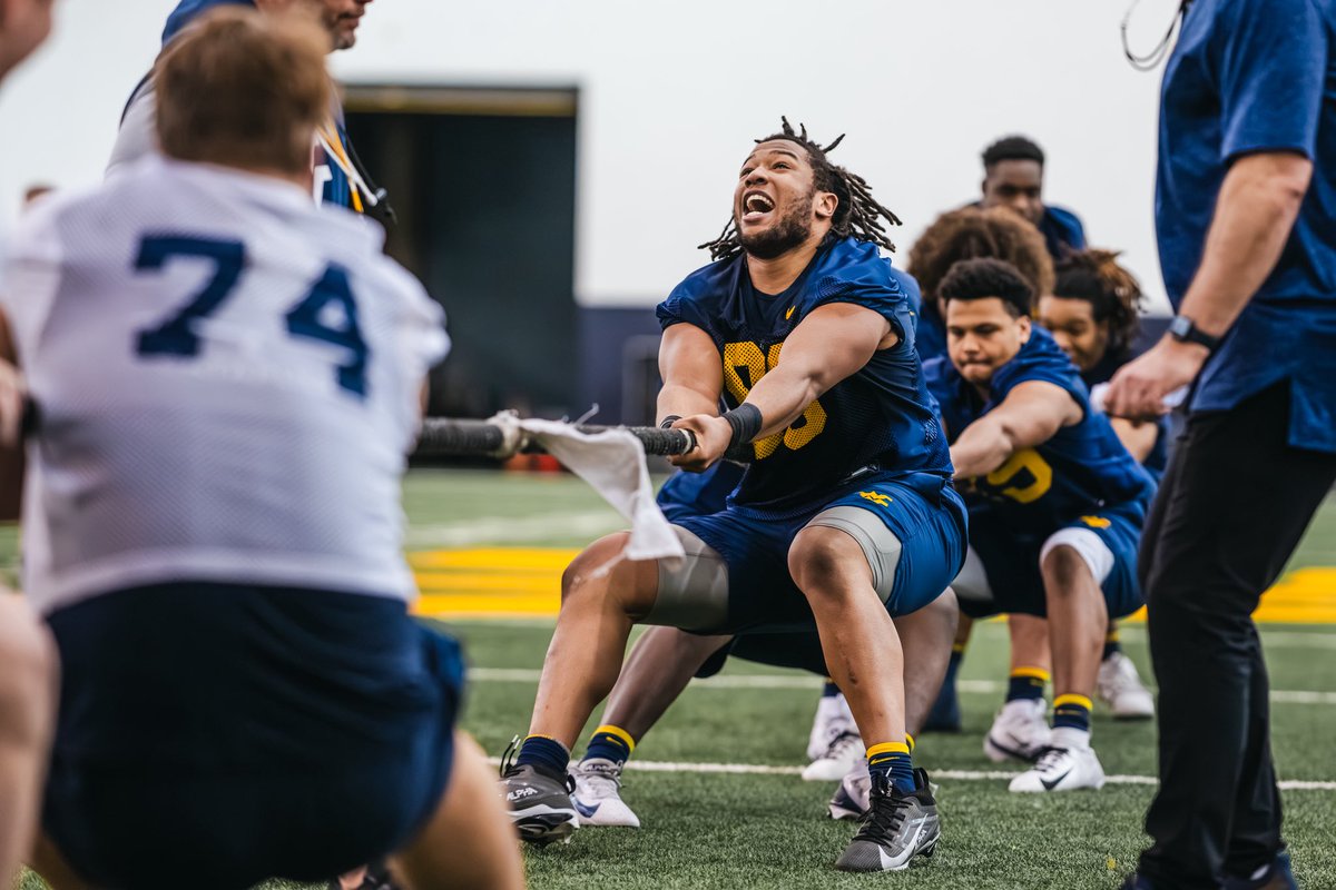 WVUfootball's tweet photo. Compete in 𝙚𝙫𝙚𝙧𝙮𝙩𝙝𝙞𝙣𝙜 we do 🎯 https://t.co/hQxP1AJJBT