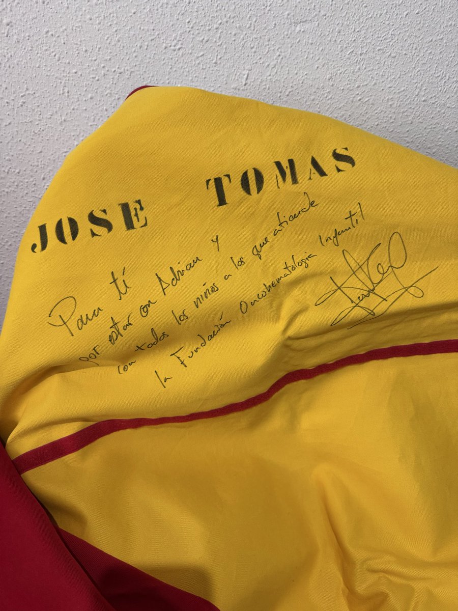 eduhinojosa's tweet photo. El maestro José Tomás se suma al gran sorteo solidario en Villaseca de la Sagra donando una de sus muletas, la misma con la que actuó por última vez en Alicante.
Por solo 3€, ayudas a la investigación del cáncer infantil, en homenaje a nuestro eterno Adrián. 🤍
#EternoAdrian https://t.co/br41sh7rkf