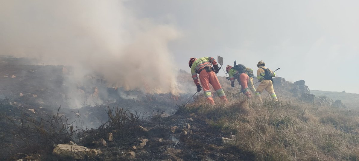 112Cantabria's tweet photo. .@cantabriaes ha activado la fase de preemergencia del #INFOCANT por la incidencia de fuegos en distintos puntos y el habitual incremento de focos entre el ocaso y el amanecer en jornadas de viento sur
Permanecen activos 22 #IIFF en distintos municipios de #Cantabria https://t.co/fOvWQuFazZ