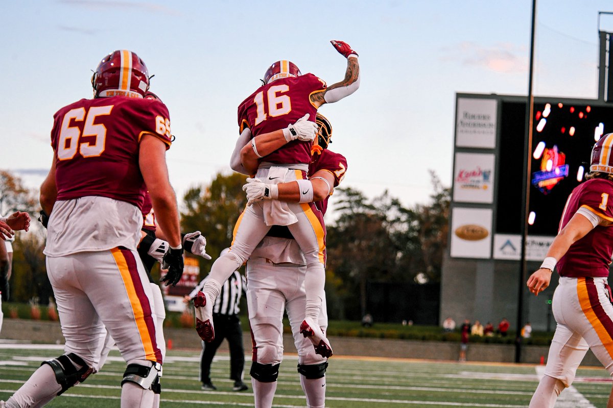 Northern State Football🐺 🏈 tweet media