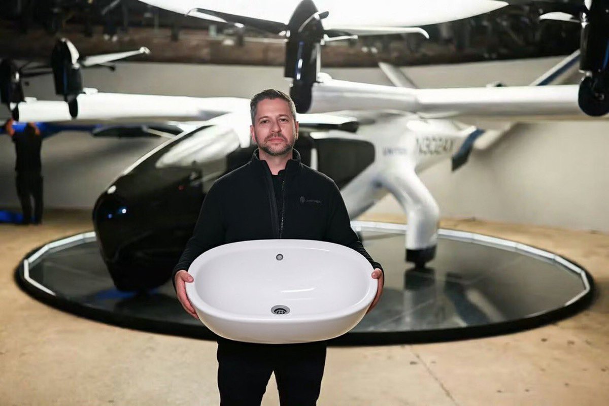 TheGoatGains's tweet photo. Archer Aviation $ACHR has $2,000,000,000 of total liquidity now. 

Let that sink in. https://t.co/v1wy7gi5jP
