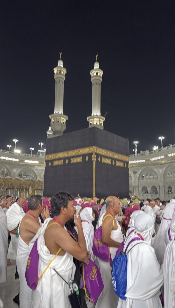 nooo_210's tweet photo. "الحمد لله على نعمائه ما امتدَّت يداي إليه يومًا فعادت صفرًا الحمد لله الذي يُكرم بأكثر مما نتمنى وأجزل مما ندعو ونرجو، إن كان قد أخذ فكم أعطى وإن كان قد منع فكم وهب وأجزل فلك الحمد يا رب ملء ما أنعمت وأجزلت وأعطيت، لا نُحصي ثناءً عليك أنت كما أثنيت على نفسك" اللهم تقبل و ارض عنا https://t.co/eRQHZrHNA3
