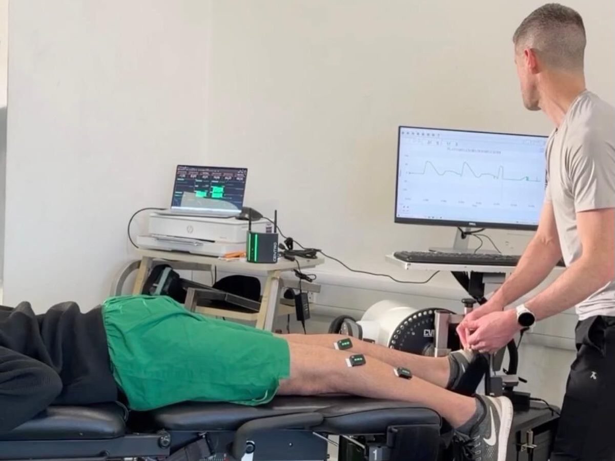 colingriffin's tweet photo. Great day at @SheffieldUnited for my Calf Rehab Course yesterday. 

Thanks to @Matt_Kono and the club for hosting me, the attendees, and Liam and Amy from Delsys Europe for supporting me with muscle EMG integration for the practical sessions. 

#CalfRehab #CalfInjury #MuscleEMG https://t.co/l17Kt4onjC