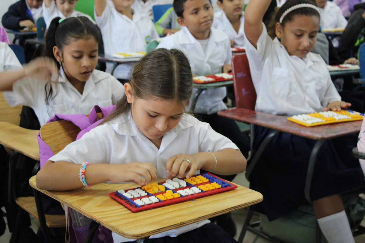 CORPAZTECA's tweet photo. Hoy 04/03/26 visitamos a CEB República de Japón en Choloma junto a autoridades municipales y distritales para presentar avances pedagógicos y resultados de nuestros programas. ¡Unidos por una educación de calidad, transparente y medible!
#educación #corporaciónazteca #nepo #hn https://t.co/TcMKrigLBd