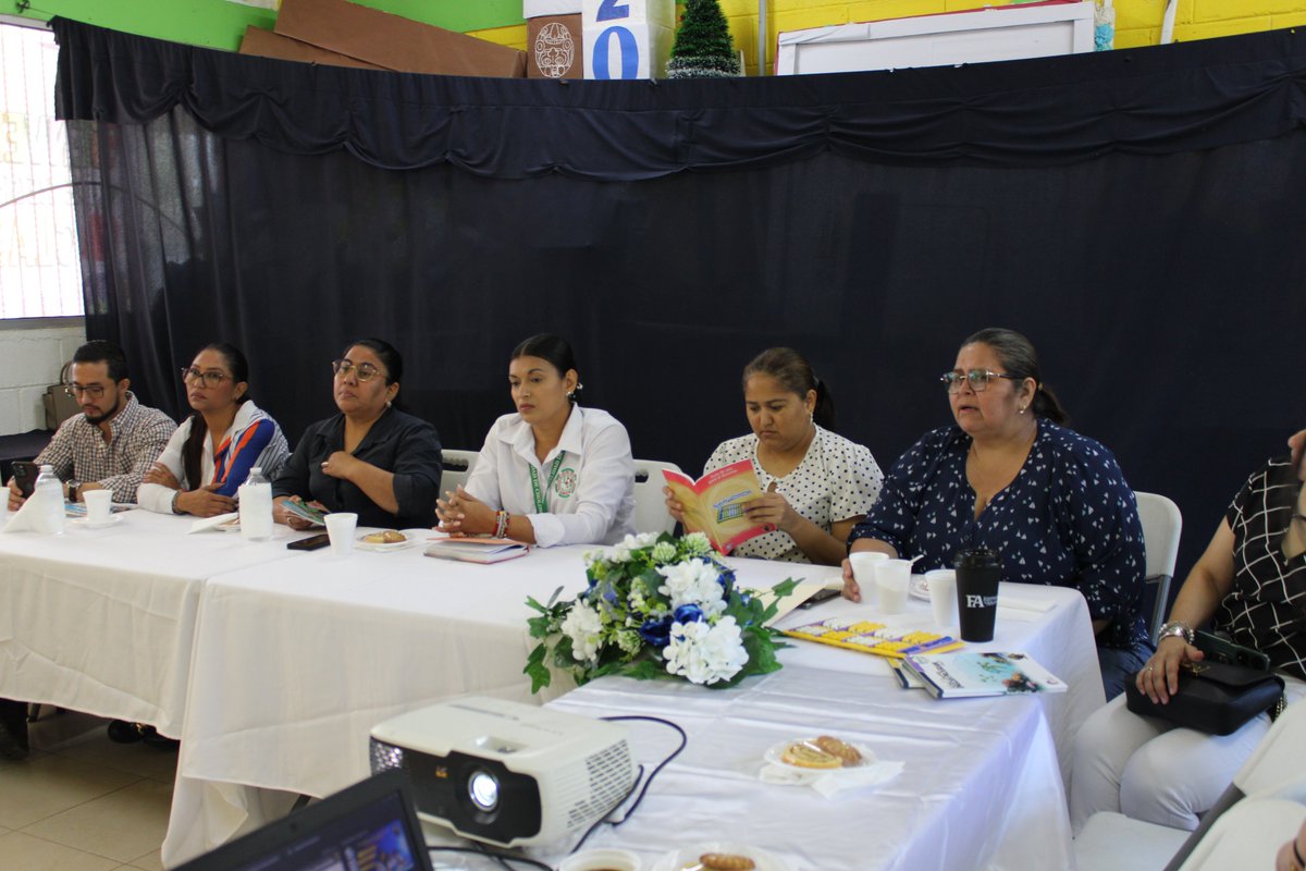 CORPAZTECA's tweet photo. Hoy 04/03/26 visitamos a CEB República de Japón en Choloma junto a autoridades municipales y distritales para presentar avances pedagógicos y resultados de nuestros programas. ¡Unidos por una educación de calidad, transparente y medible!
#educación #corporaciónazteca #nepo #hn https://t.co/TcMKrigLBd