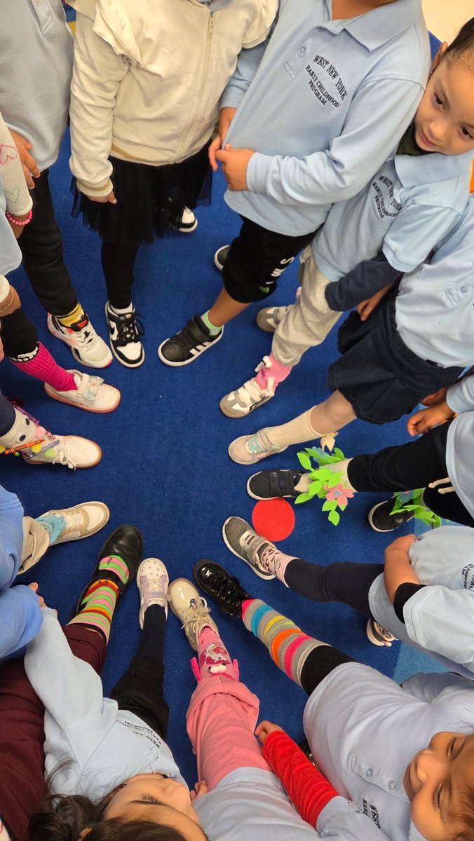 Ms.Stephanie Morales 🌎📚♥️👩‍🎨 tweet media