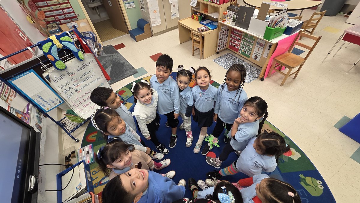 Ms.Stephanie Morales 🌎📚♥️👩‍🎨 tweet media