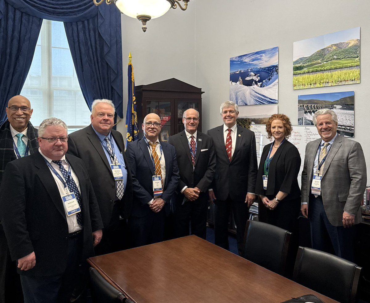 Congressman Cliff Bentz tweet media