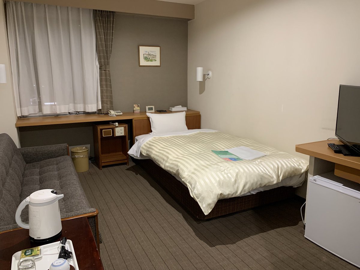 昨夜飛び込みで抑えた4500円の部屋