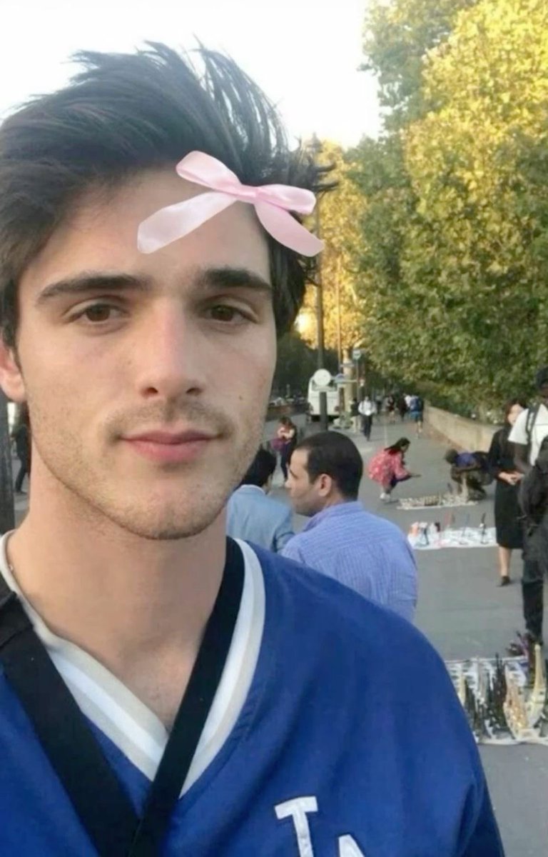 elordifx's tweet photo. i miss jacob elordi https://t.co/nTyuxT9nz3