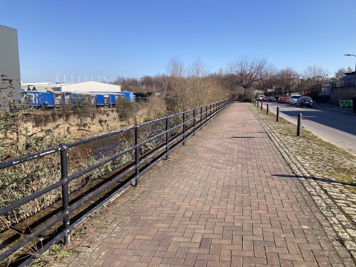 Blue loop tweet media