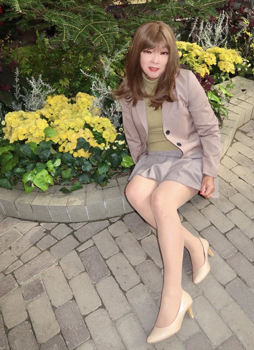 おはようございます٩(^‿^)۶
一旦133円/ℓまで下がったガソリン⛽️
徐々に上がってきて、イラン攻撃あってからの昨日は143円でした😆

長引くと200円を超える😫とも言われている中、珍しくスタンドには車が並んでいました🚗

中東情勢が悪化すると、一気に経済が混乱しますね😆