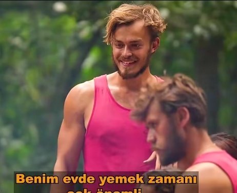 nigartw's tweet photo. Masanın başına dikilmiş pilavına gelecek olumlu yorumları bekliyor. Bugünlerde iyice şeker bir oğlana dönüştü 
#Survivor2026 https://t.co/VRJCdjJwwv