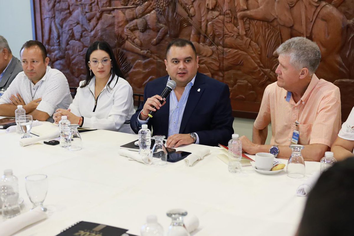 Luis Castro tweet media