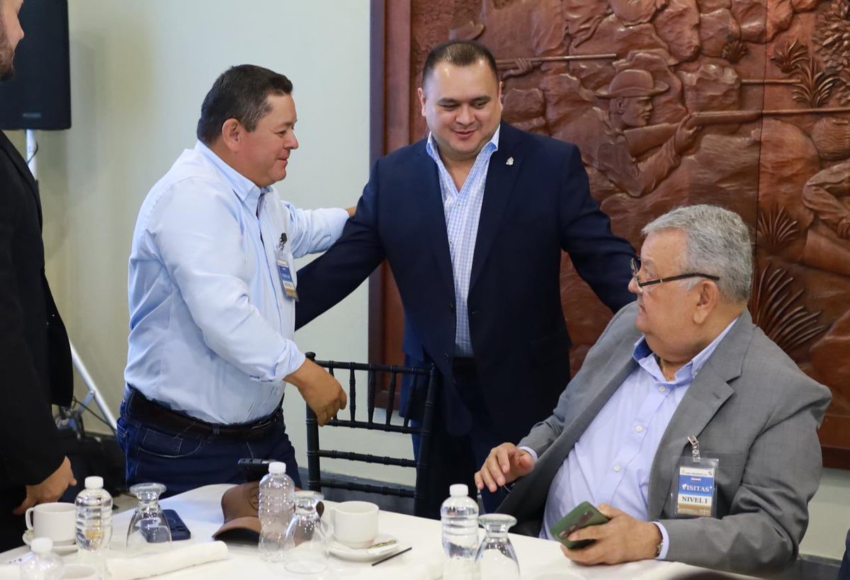 Luis Castro tweet media