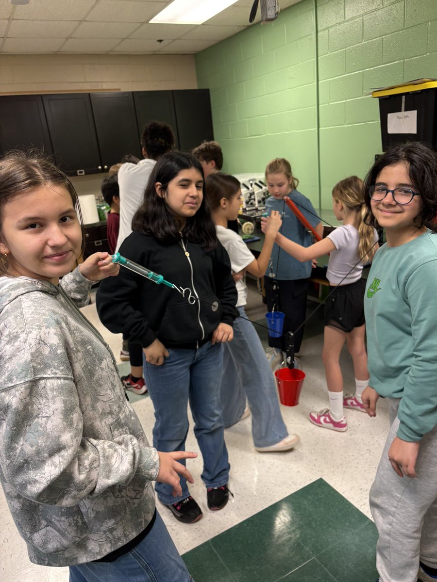 Caroline Pierce tweet media