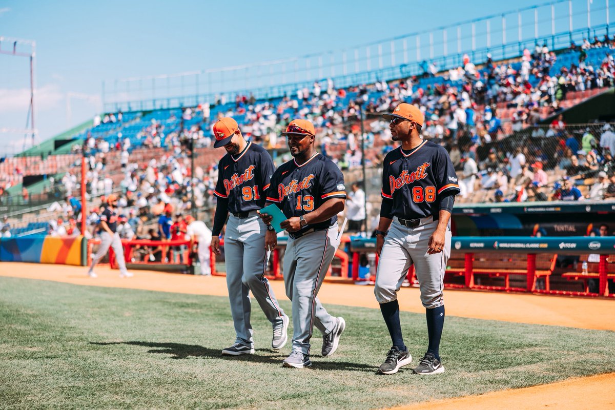 tigers's tweet photo. A.J. Hinch gave the honor of today's lineup card exchange to three Tigers coaches from the Dominican Republic in their home country 🇩🇴
 
Salvador Paniagua - Lakeland Flying Tigers Manager Francisco Contreras - Toledo Mud Hens Hitting Coach
Juan Pimentel - Pitching Coordinator https://t.co/MvELmEkQAB