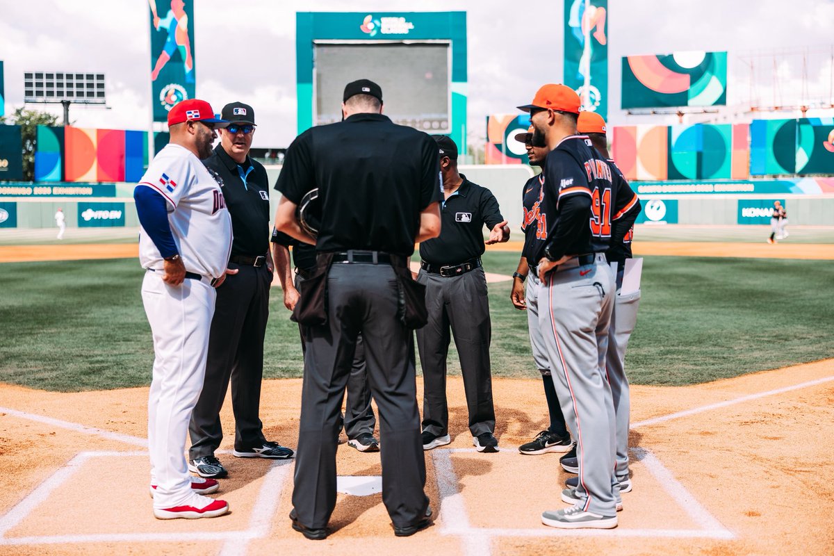 tigers's tweet photo. A.J. Hinch gave the honor of today's lineup card exchange to three Tigers coaches from the Dominican Republic in their home country 🇩🇴
 
Salvador Paniagua - Lakeland Flying Tigers Manager Francisco Contreras - Toledo Mud Hens Hitting Coach
Juan Pimentel - Pitching Coordinator https://t.co/MvELmEkQAB