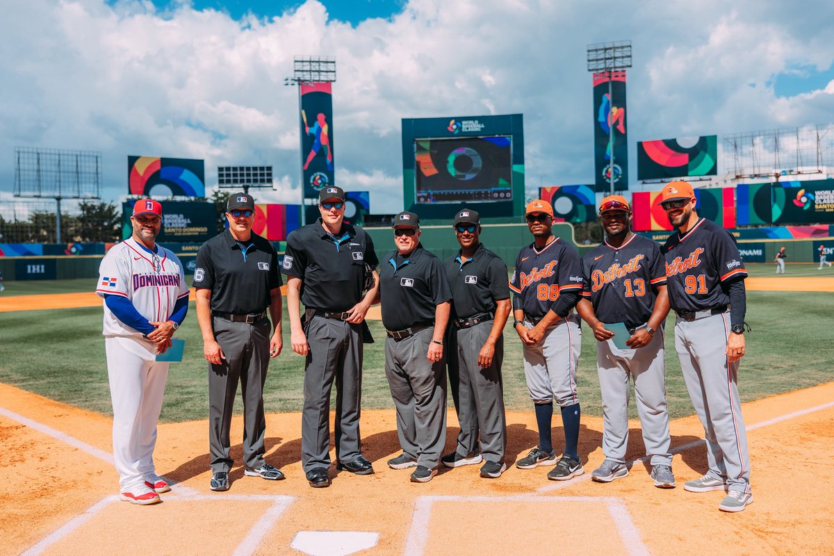 tigers's tweet photo. A.J. Hinch gave the honor of today's lineup card exchange to three Tigers coaches from the Dominican Republic in their home country 🇩🇴
 
Salvador Paniagua - Lakeland Flying Tigers Manager Francisco Contreras - Toledo Mud Hens Hitting Coach
Juan Pimentel - Pitching Coordinator https://t.co/MvELmEkQAB