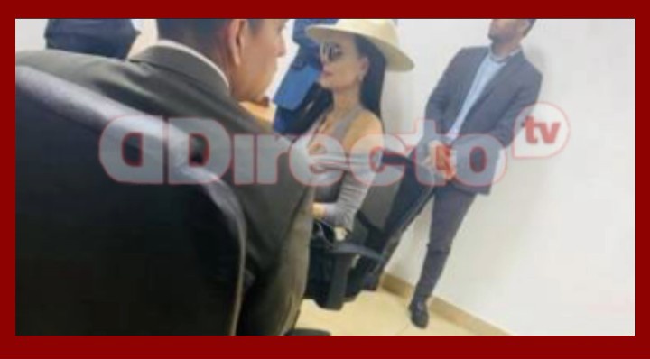 #Rapidito

MARIBEL GUARDIA ACUDE A LA FISCALÍA DE MORELOS A PRESENTAR UNA DENUNCIA

La actriz y cantante Maribel Guardia, fue captada por nuestra lente esta mañana de miércoles, en las instalaciones de la FGEM, acompañada del presidente del Foro Morelense de Abogados.

#DYD