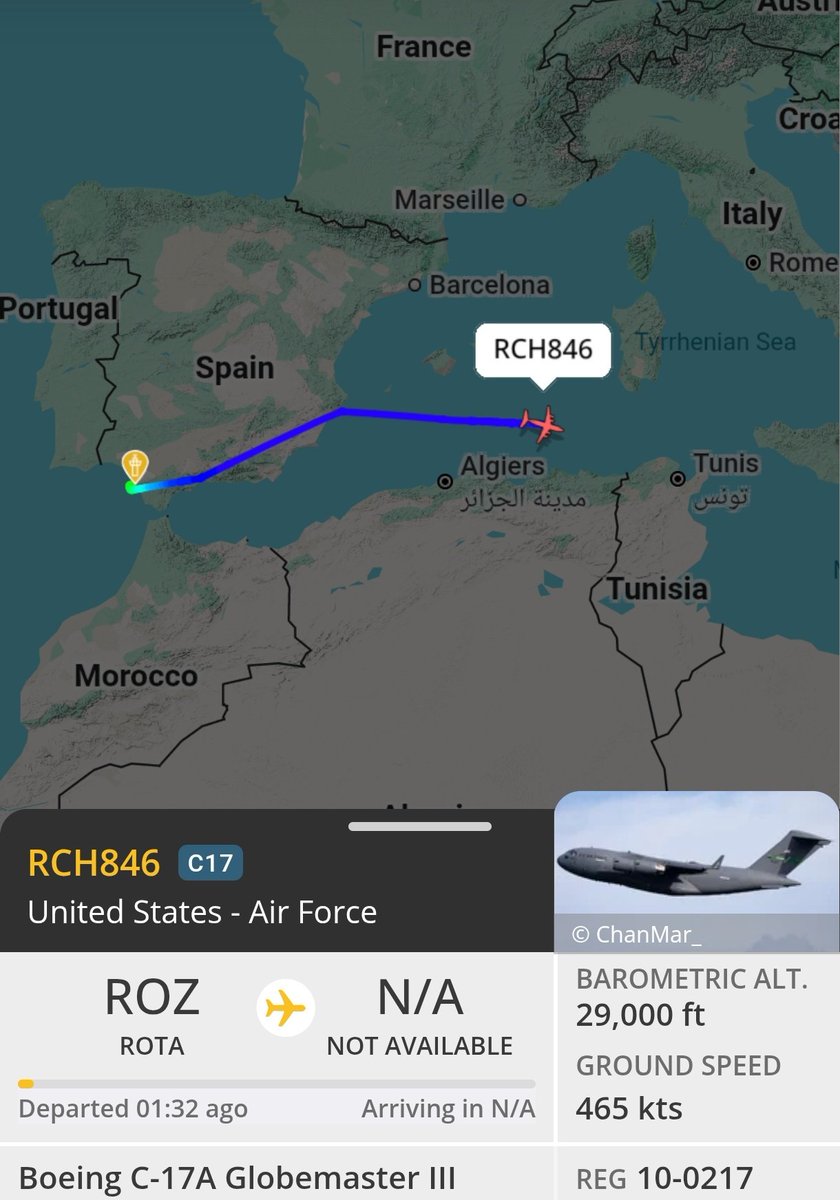 La Fuerza Aérea de EEUU sacando de Rota uno de los últimos aviones de transporte militar que tenía en la base con destino .....¿Oriente Medio?