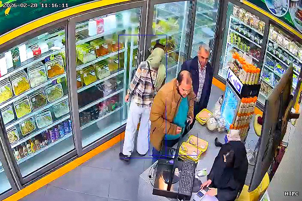 waaaaaaatching's tweet photo. Last images from Iran — before the internet went dark.
The project «Watching the World» monitors the globe through surveillance-cams. Iran: silence. All 30+ cameras offline.
These were the final frames captured seconds before the digital blackout.
https://t.co/FMH23VCPYh
#Iran https://t.co/tCSBs5oldc