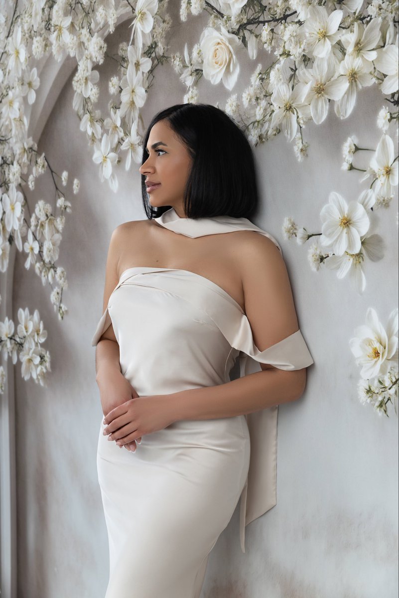 HazySkiesDesign's tweet image. Photographers… this backdrop is perfect for motherhood portraits 🤍

The White Floral Arch backdrop creates a dreamy setup for maternity sessions and mommy &amp;amp; me portraits.

📸 @jasmintejadaphotography
✨ 40% OFF with code SAVE40

#maternityphotography #mommyandme
