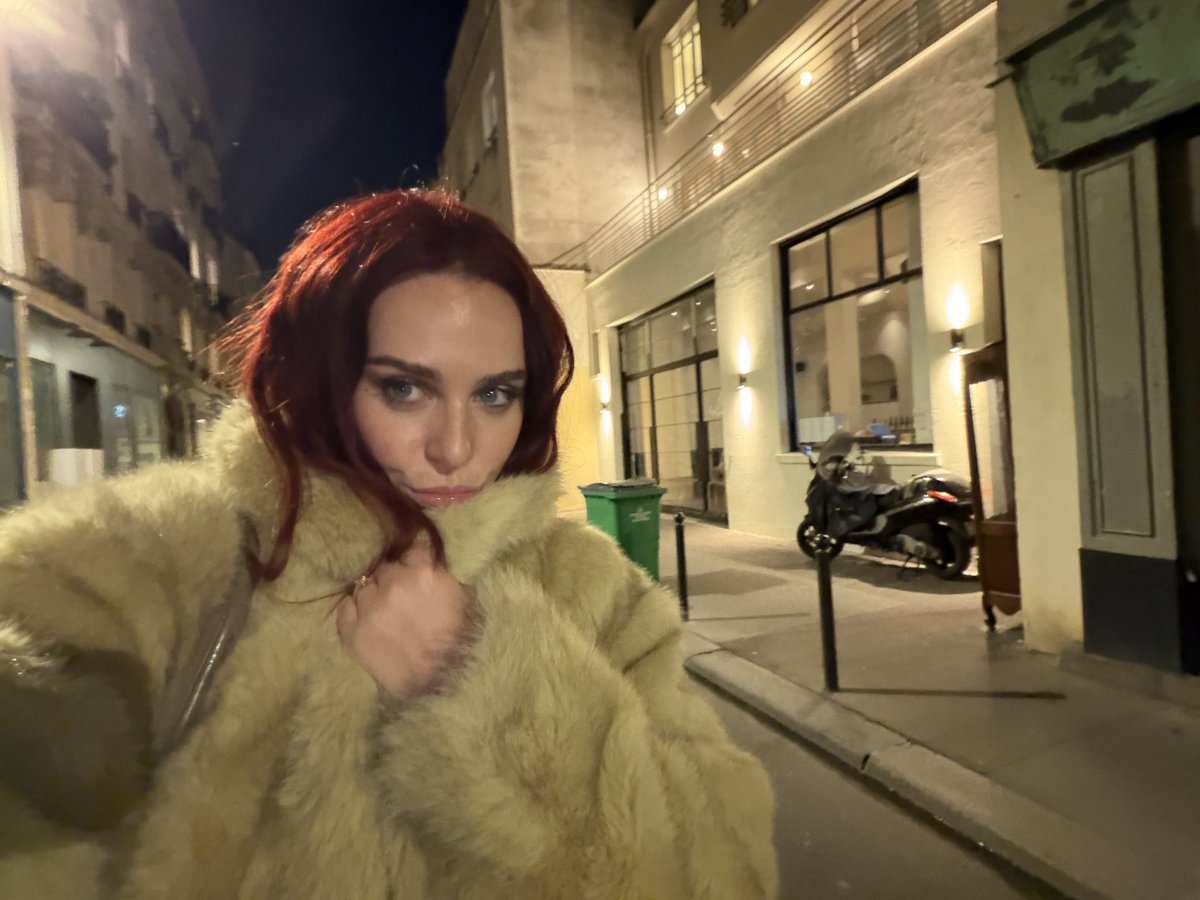 ☆*:. ｡Rose Gray ｡.:*☆ tweet media