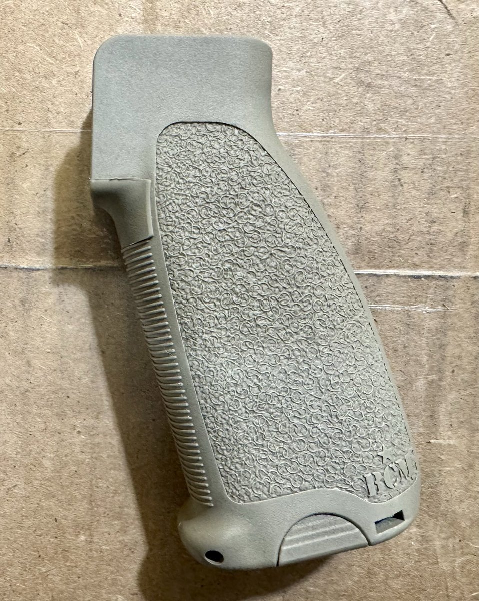 WE6291's tweet photo. It’s time for another small 2A giveaway. This time it’s a lightly used/very clean BCM mod. 0 grip in FDE with bottom storage. Giveaway ends Friday. To enter, FOLLOW, REPOST, or QUOTE POST, and REPLY! https://t.co/Km3xneIVun