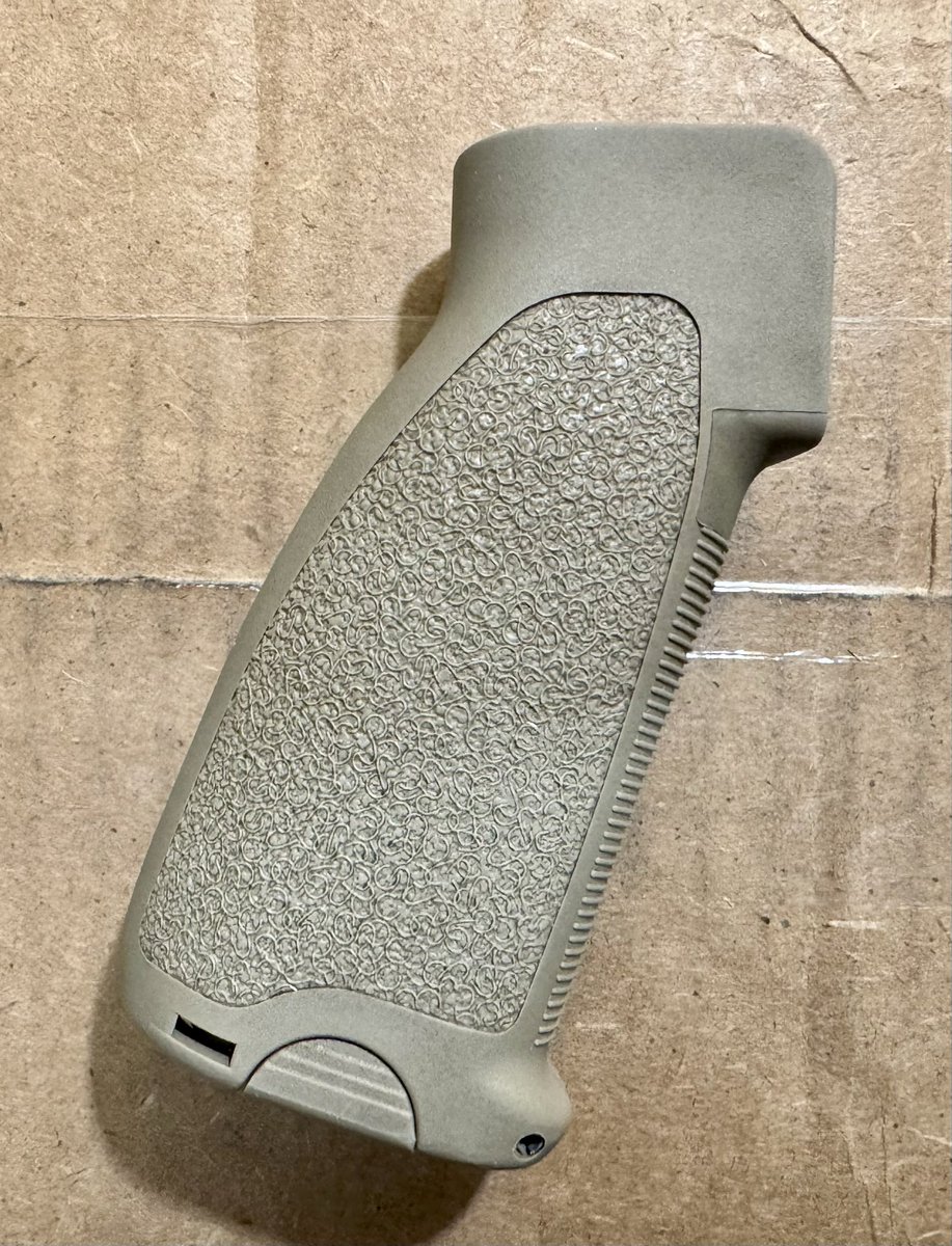 WE6291's tweet photo. It’s time for another small 2A giveaway. This time it’s a lightly used/very clean BCM mod. 0 grip in FDE with bottom storage. Giveaway ends Friday. To enter, FOLLOW, REPOST, or QUOTE POST, and REPLY! https://t.co/Km3xneIVun