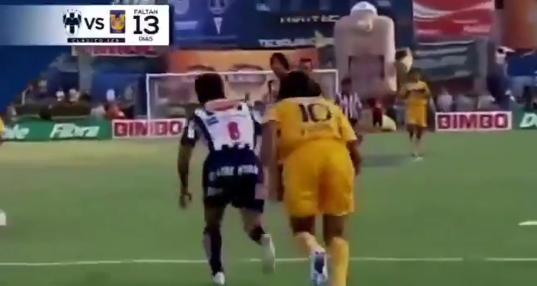 Jajaja éste es el pendejo que ahora tienen de héroe los Rayados??? 

Jaja el wey se desplomó y después salió huyendo 🤣🤣🤣