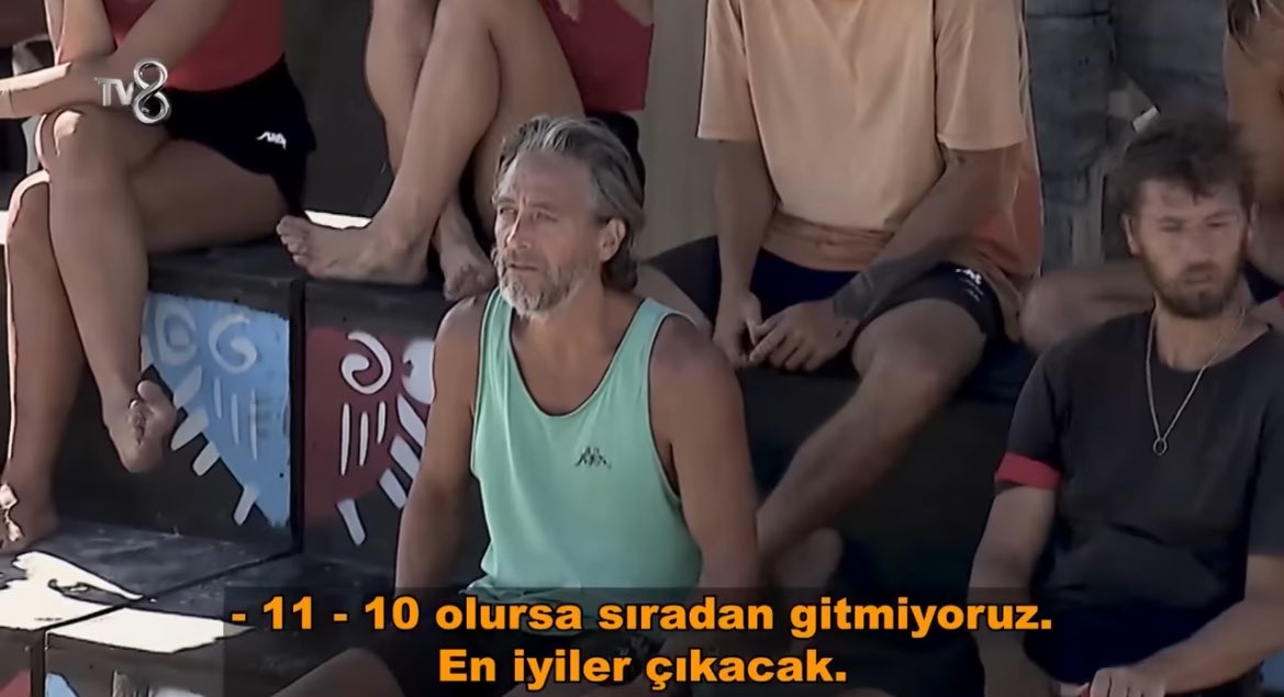 ahulanyasin's tweet photo. İletişim ödülünde skor 11.10 olunca Bayhan Barış yerine yeni seçme yaptılar. Bugün skor 11.10 olduğunda neden yeni seçim yapılmıyor? Kazandırmak istediğiniz takıma göre mi kural çıkarıyorsunuz? O gün mavi takımın hakkı yenildi. Osmancan isyanında haklıymış. #Survivor2026 https://t.co/xJud0AYD63