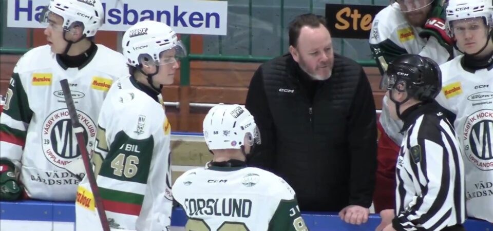 📝 | En minut och tjugo sekunder in i ”sudden death” satte hemmalaget Strömsbro segerpucken till 2-1 i den första åttondelsfinalen i slutspelet Norra. Läs mer enligt nedan. ⤵️
hockeyettan.se/vasby-ik/nyhet…
#Väsby #VildaVäsby #Hockeyettan