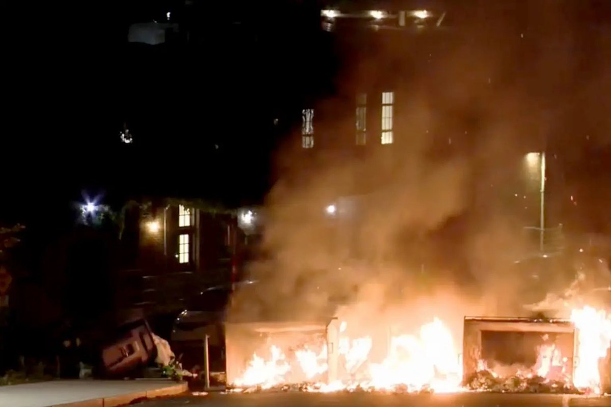 JewsFightBack's tweet photo. 🚨 BREAKING

University of Washington.

Prosecutors have just filed charges against 33 anti-Israel activists who seized the school’s Interdisciplinary Engineering Building.

They stormed the building.

Barricaded doors.

Set dumpster fires.

Trashed labs.

Damage: $1,000,000.

That was over 300 days ago.

The charges just announced?

Trespassing.

A misdemeanor.

Not arson.

Not destruction of property.

Not rioting.

And no restitution.

Apparently if the mob screams about Israel first, the law suddenly gets very forgiving. 🧐