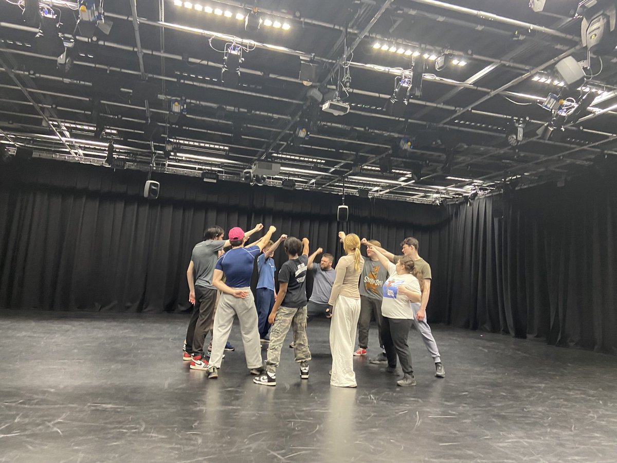 DMU_Acting tweet media