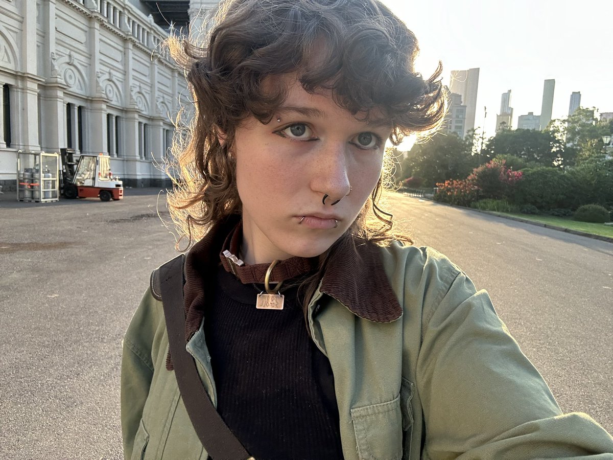 elzabeth tweet media