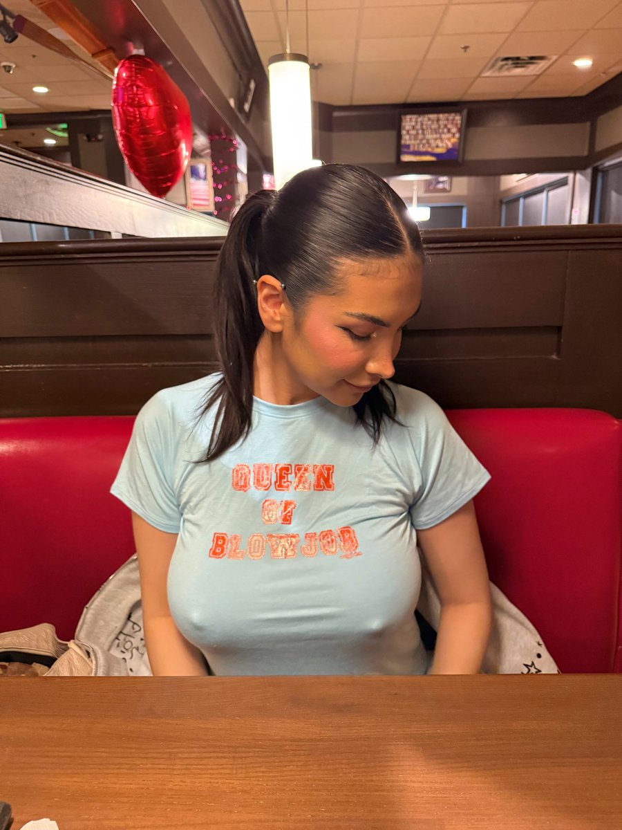 riley :3 tweet media