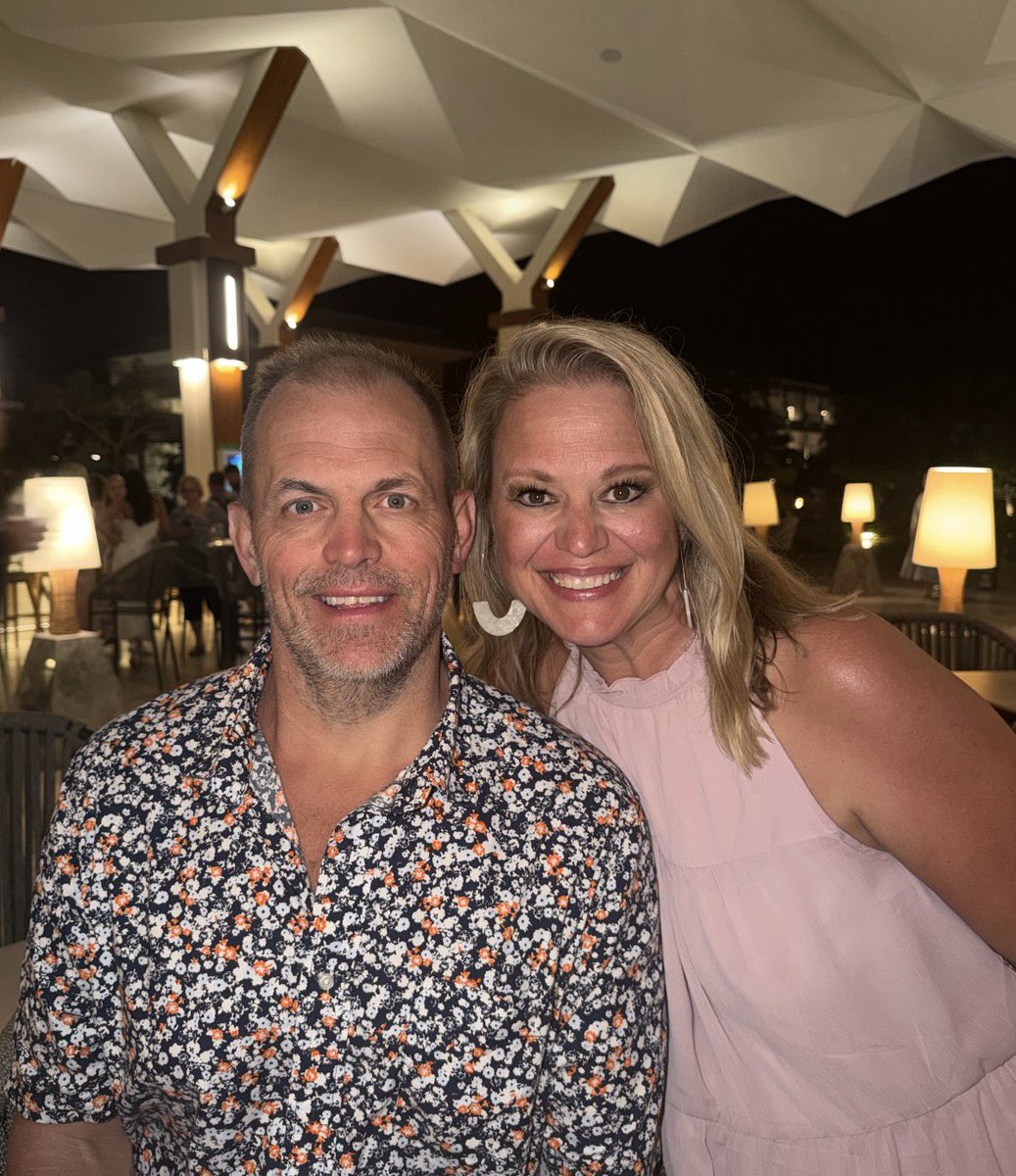 Desi Eberhardt tweet media