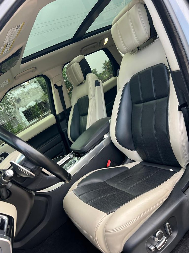 NEWARRIVALS17's tweet photo. 2019 Range Rover Sport HSE 3.0L V6 Supercharger 
Freshly cleared 
Heads up display 
Keyless Entry/Start
Panoramic roof 
Touch infotainment system
Leather seats
Rear view camera
Blindspot monitors
Adjustable ride height
Price ¢710,000🇬🇭 https://t.co/wLQOgbRBXb