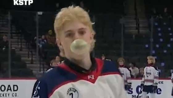 Ripping A Fat Bubble For Your Minnesota State High School Hockey Tournament Intro Might Just Be The Move s.barstool.link/c/article-3564…