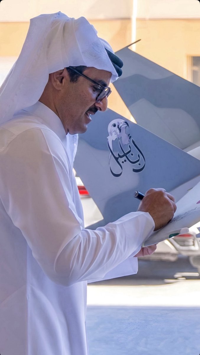 noofi2002's tweet photo. يقصر حبال اللي يحسب انه يجاريه 
ولا يقبل التقصير في شعبه وداره
معه حكمةٍ ماهيب محدودة التوجيه
يطوع بها خصمه ويامن بها جاره 
#تميم_بن_حمد_آل_ثاني 
#قطر_الامن_والامان https://t.co/oWCVZLulkL