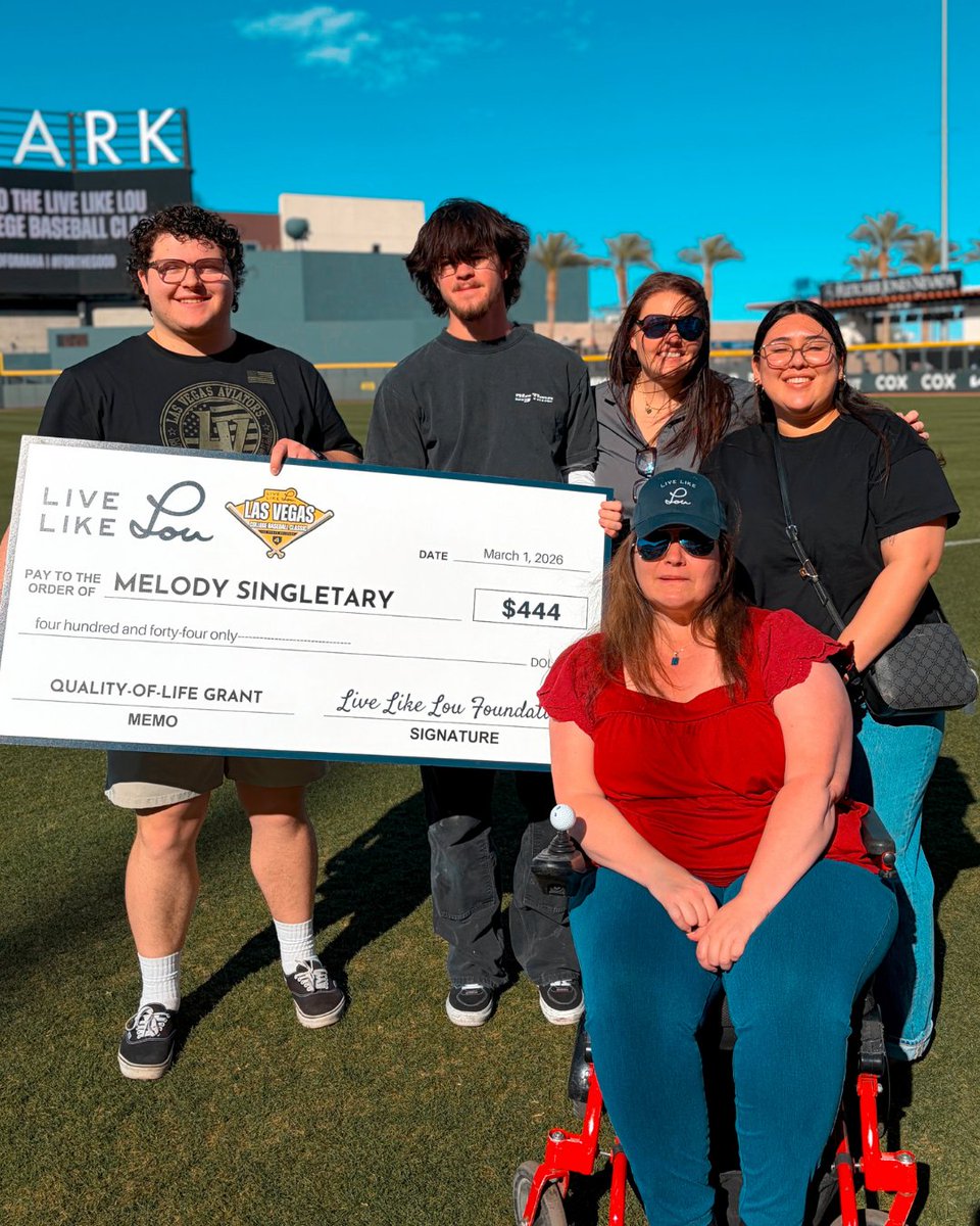 LiveLikeLou4's tweet photo. Final day | @LLL_LasVegasCBC 💙⚾️

We were honored to present two $444 Quality-of-Life grants to John &amp; Melody, two individuals courageously living with ALS.

Congratulations to England Bryan, our Fan Choice Community Impact Player, who raised  $9,700 for LLL. https://t.co/gyjAKjs25f