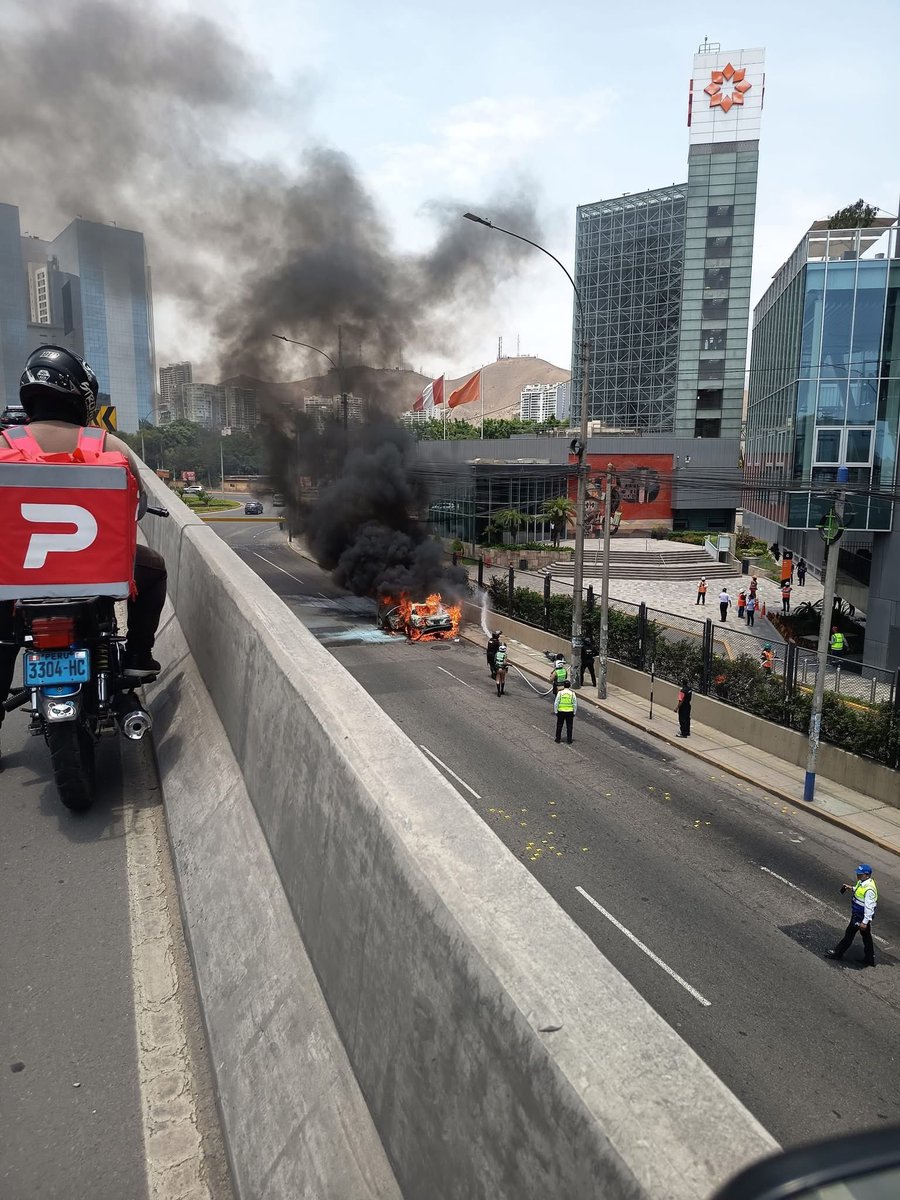 Solo pasa en Perú 🇵🇪 tweet media