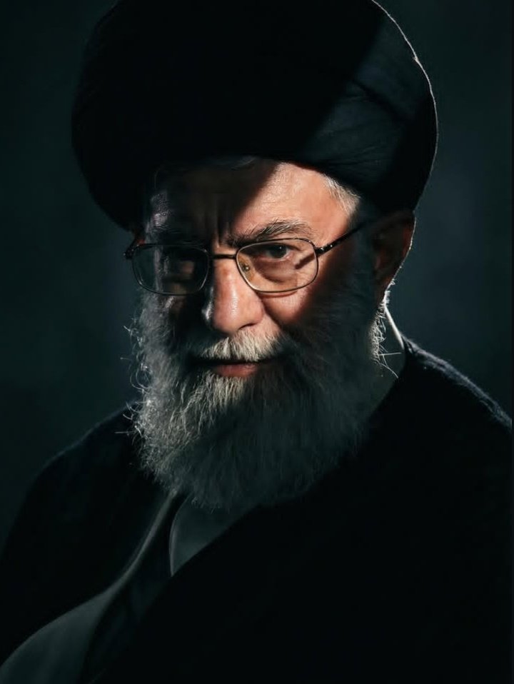 ☼𓄂هورمَزد𓆃 tweet media