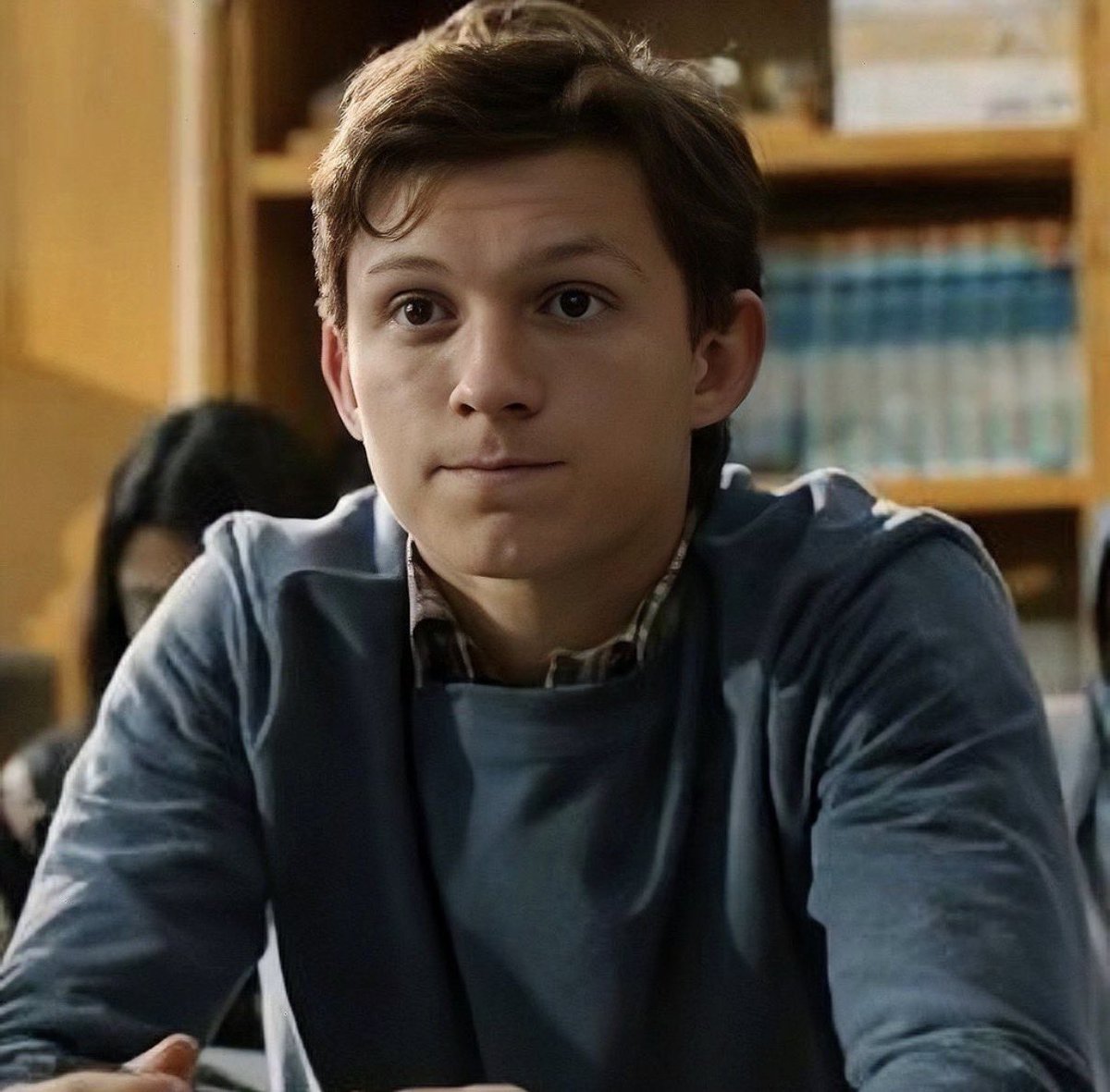 할리데이 tweet media