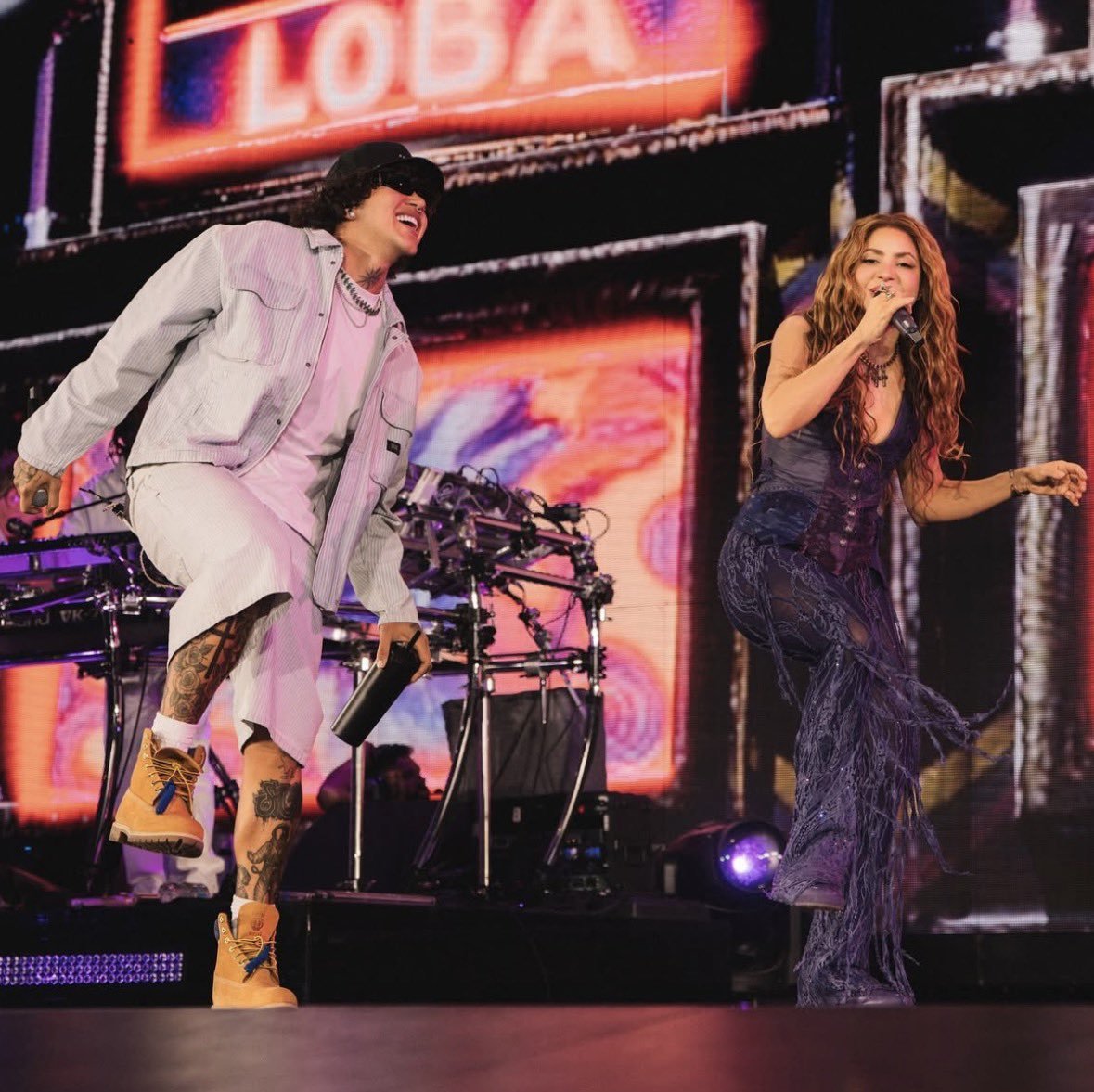 Shakira and Beéle have released their new single, 'ALGO TÚ'.