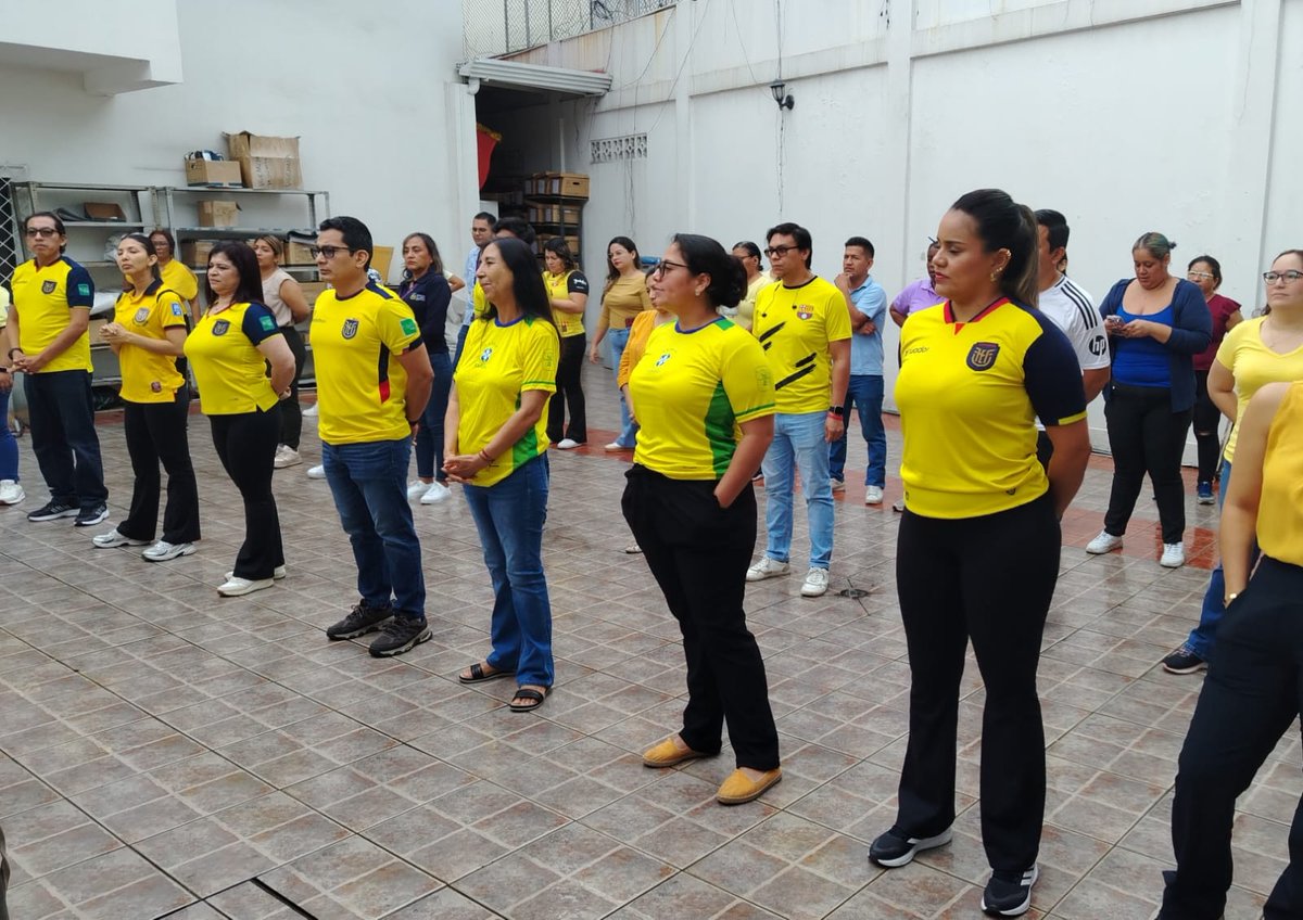 Salud_Guayas's tweet photo. #ElNuevoEcuador I Director del #Distrito09D01 de @Salud_Ec, @DrMauricioGonz2, participa en evento por recordarse el "Día Mundial de la Obesidad", donde se realizaron sensibilizaciones sobre hábitos saludables y actividad física para lograr su prevención y control. https://t.co/pl6g8aawhv