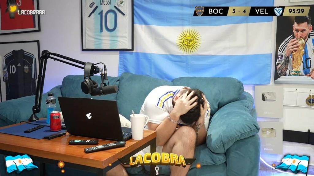 LACOBRAAA Out of Context tweet media