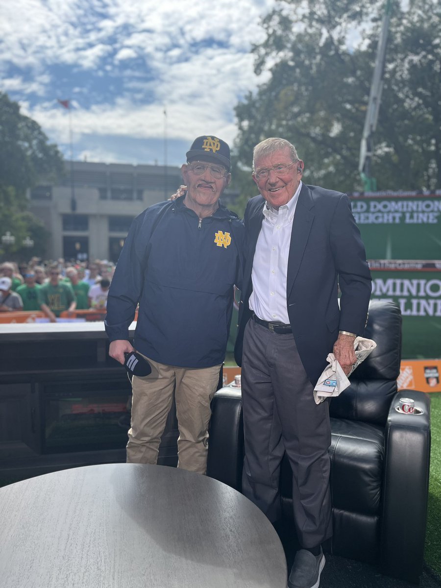 tyschmit's tweet image. RIP Coach Holtz. I'll remember this moment fondly forever🙏🙏